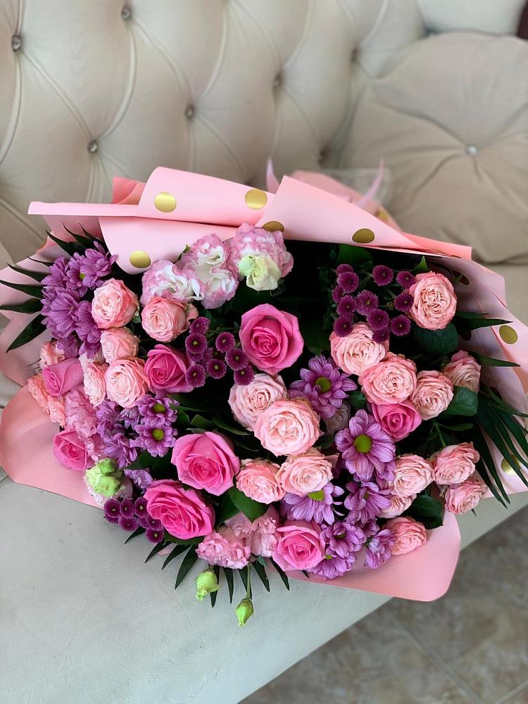 Букет цветов из: Хризантемы, Розы и Лизиантусы в Грановщине