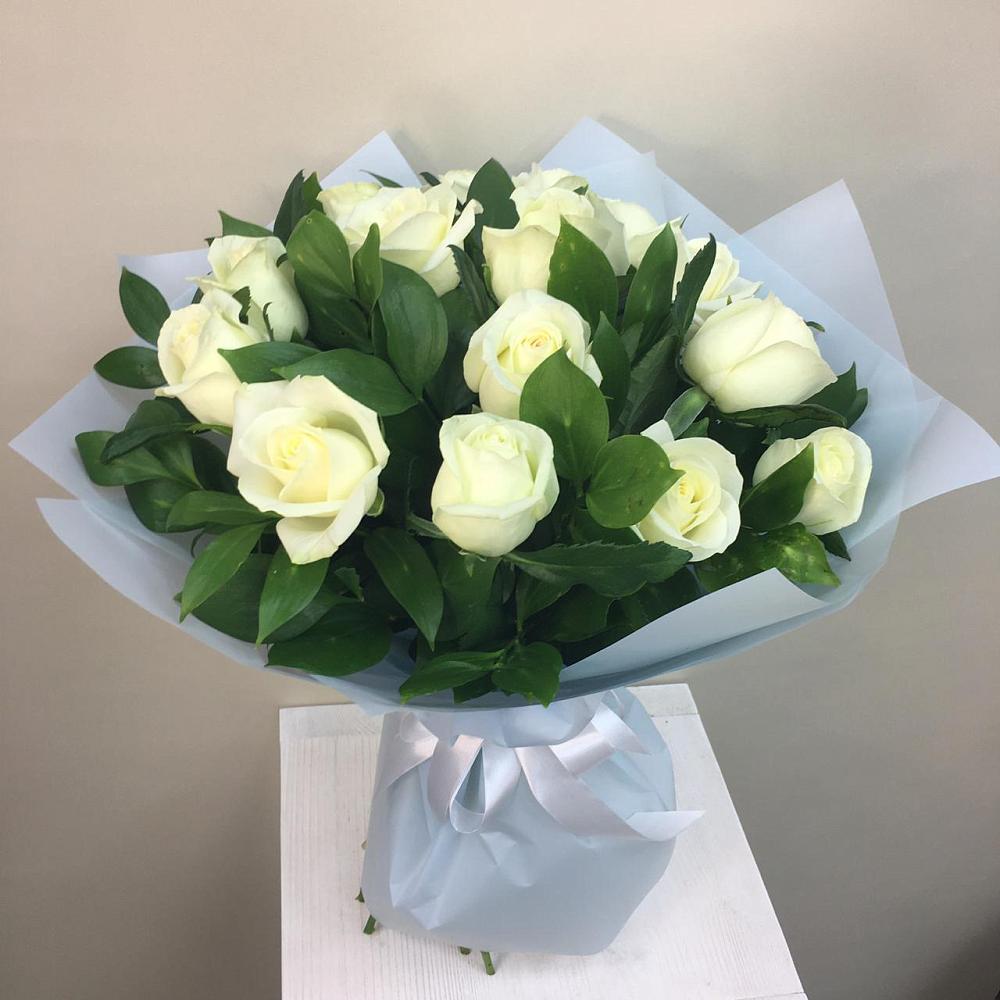 Букет 15 Белых роз Проуд в Грановщине