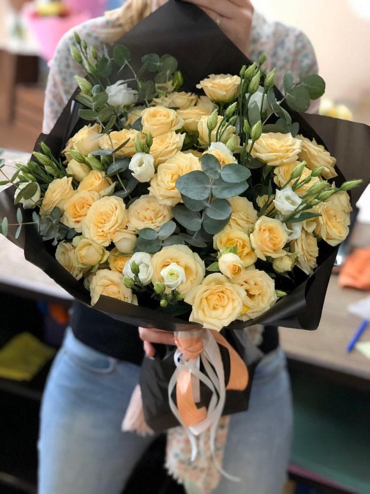 Букет цветов из: Розы и Лизиантусы в Грановщине