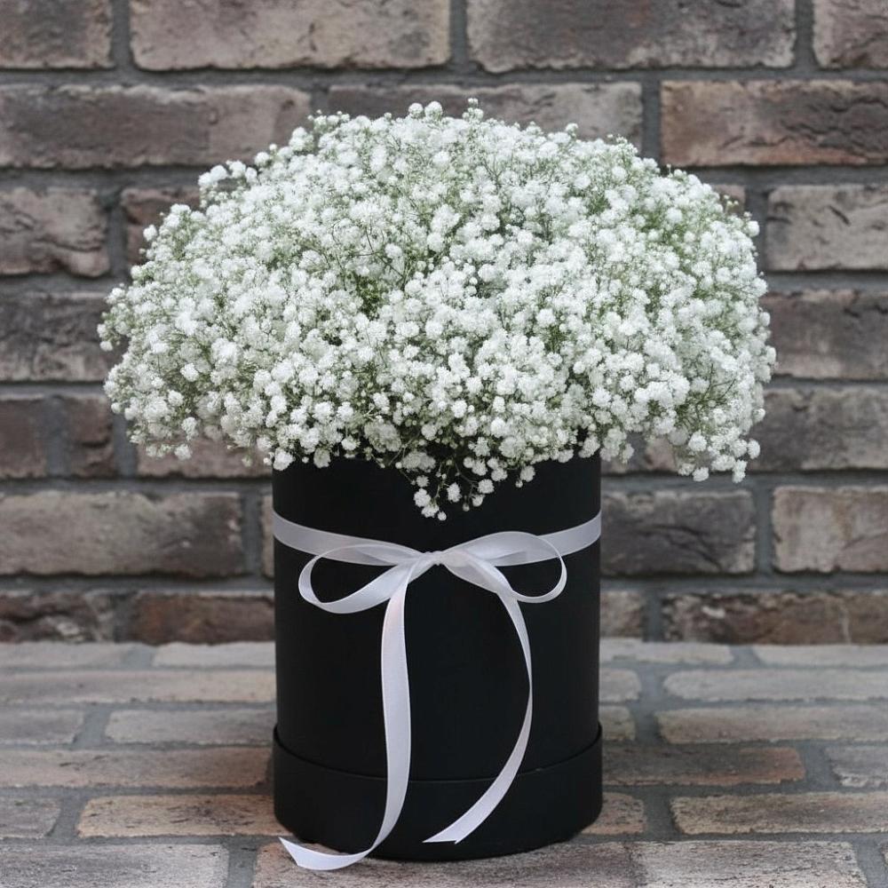 Цветочная композиция из Гипсофила в шляпной коробке в Грановщине