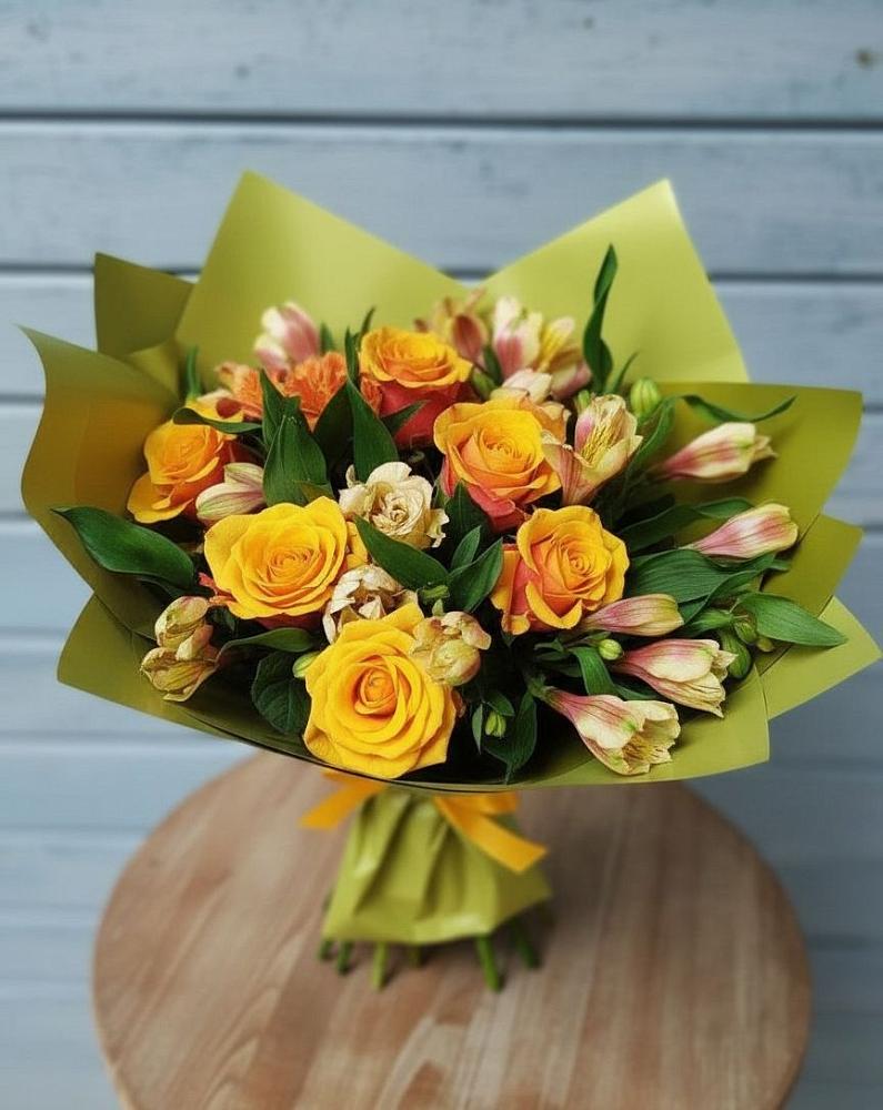 Букет цветов из: Альстромерии и Розы в Грановщине