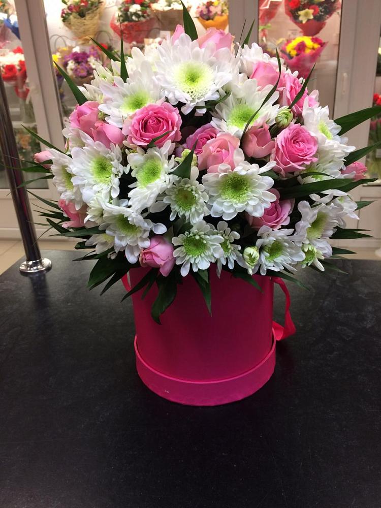 Цветочная композиция из Розы и Хризантемы в шляпной коробке в Грановщине