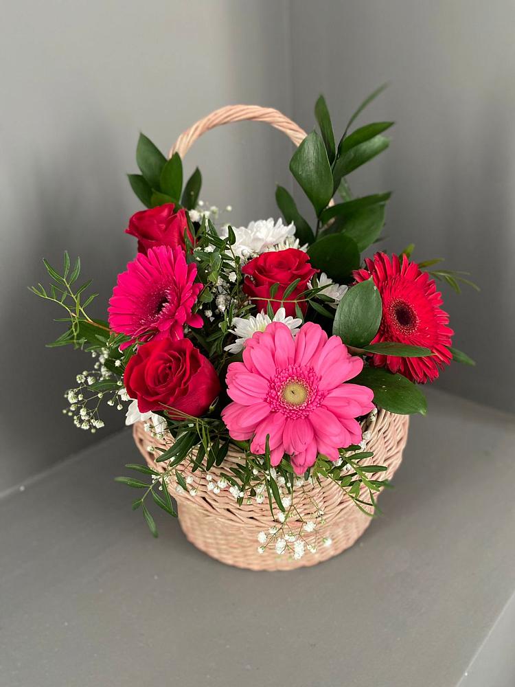 Цветочная композиция из Розы, Хризантемы и Герберы в корзине в Грановщине