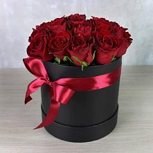 Цветочная композиция из Розы в шляпной коробке в Грановщине
