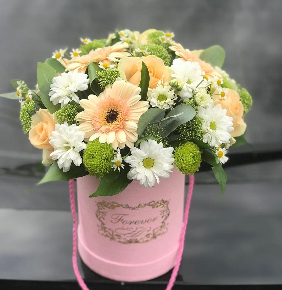 Цветочная композиция из Розы, Герберы и Хризантемы в шляпной коробке в Грановщине