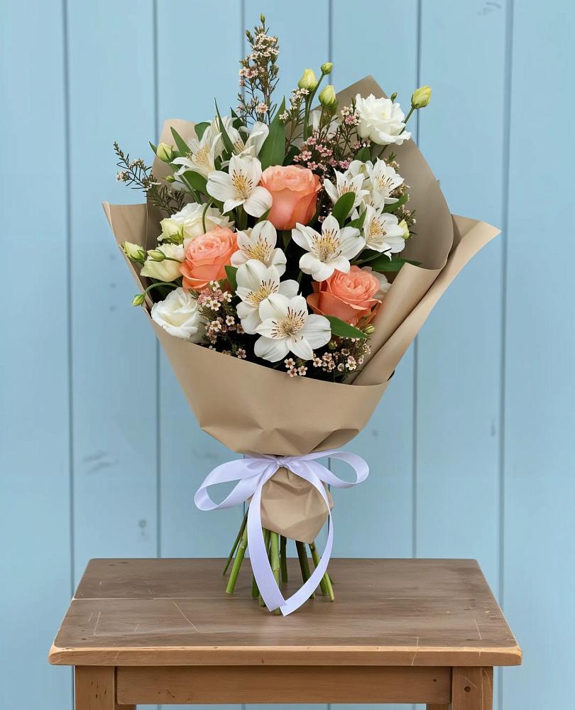 Букет цветов из: Альстромерии, Лизиантусы, Розы и Хризантемы в Грановщине